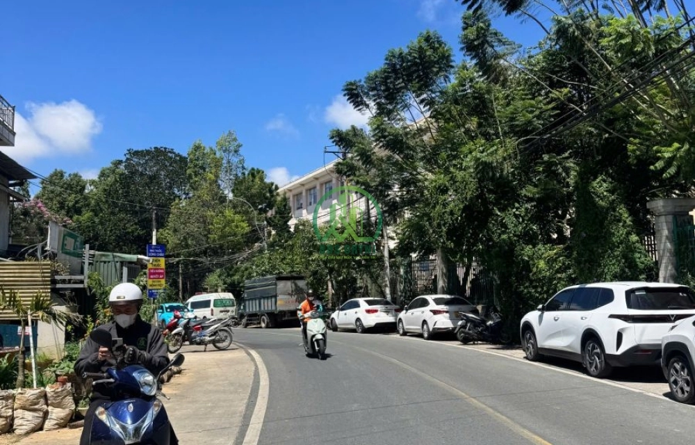 CẦN BÁN NHÀ ĐẤT MẶT TIỀN ĐƯỜNG PHẠM NGỌC THẠCH - P. CAM LY - ĐÀ LẠT