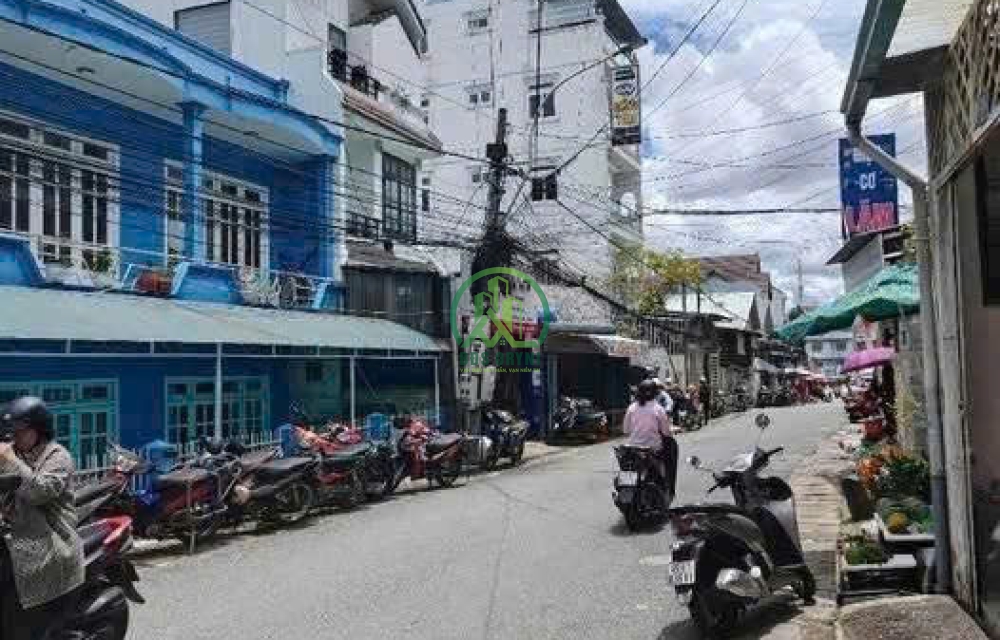 CẦN BÁN ĐẤT TẶNG NHÀ MẶT TIỀN ĐƯỜNG ĐỒNG TÂM - PHƯỜNG XUÂN HƯƠNG - ĐÀ LẠT
