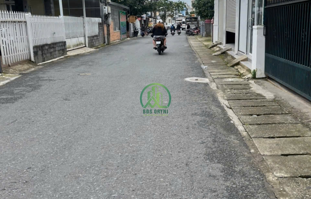 CẦN BÁN ĐẤT TẶNG NHÀ MẶT TIỀN ĐƯỜNG ĐỒNG TÂM - PHƯỜNG XUÂN HƯƠNG - ĐÀ LẠT