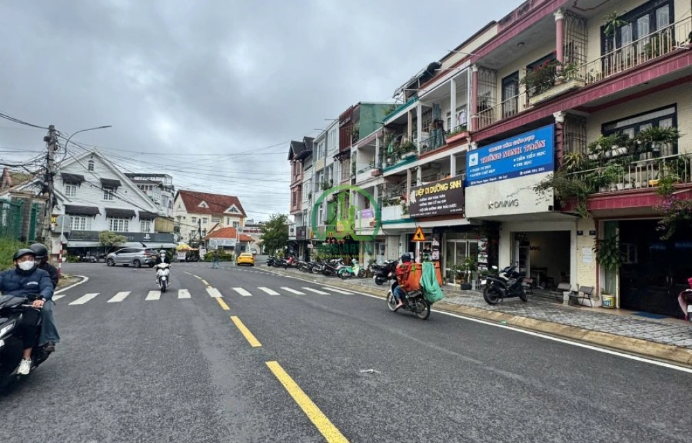 CẦN BÁN NHÀ ĐẤT 2 MẶT TIỀN LÔ GÓC ĐƯỜNG PHẠM NGỌC THẠCH, P. CAM LY- ĐÀ LẠT (P. 6)