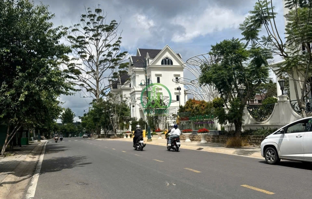 CẦN CHO THUÊ NHÀ ĐẤT MẶT TIỀN ĐƯỜNG NGUYỄN DU LÂM VIÊN-ĐÀ LẠT(P9)