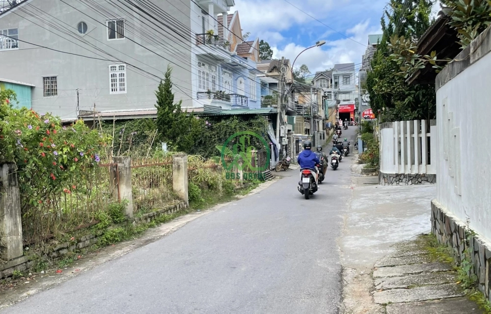 CẦN BÁN NHÀ HẺM ĐƯỜNG PHAN CHU TRINH- P9- ĐÀ LẠT