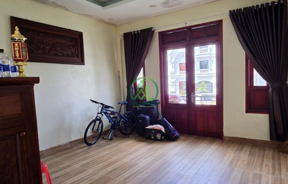 ​ CẦN BÁN NHÀ ĐẤT NAM HỒ 260M2 , P11 ĐÀ LẠT CÓ VIEW SÂN RỘNG  Giá:10, 5TỶ  ​