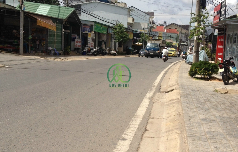 CẦN BÁN GẤP NHÀ ĐẤT MẶT TIỀN ĐƯỜNG NGUYÊN TỬ LỰC- P8- ĐÀ LẠT