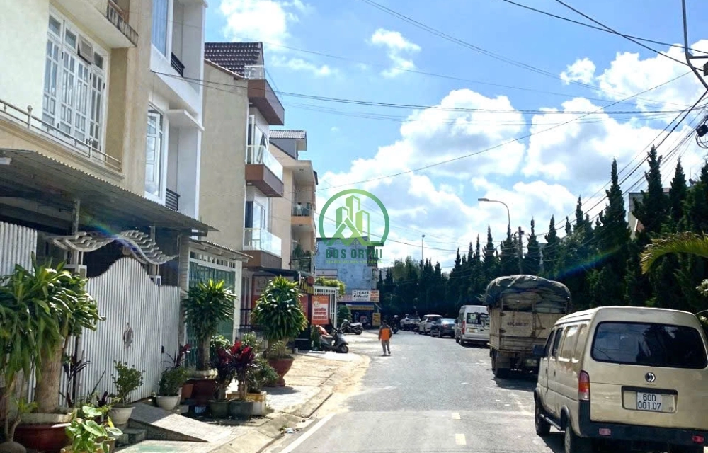 NHÀ KQH HOÀNG DIỆU – TRUNG TÂM ĐÀ LẠT– Ô TÔ 8M 