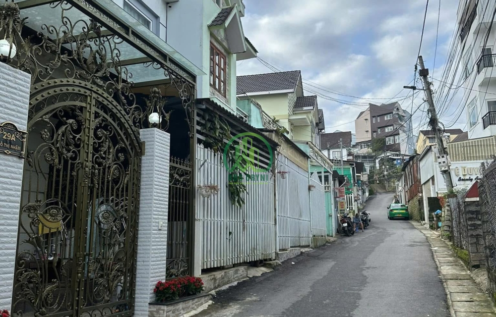 CẦN BÁN NHÀ 2 MẶT TIỀN ĐƯỜNG NGÔ THÌ NHẬM- P4- ĐÀ LẠT 