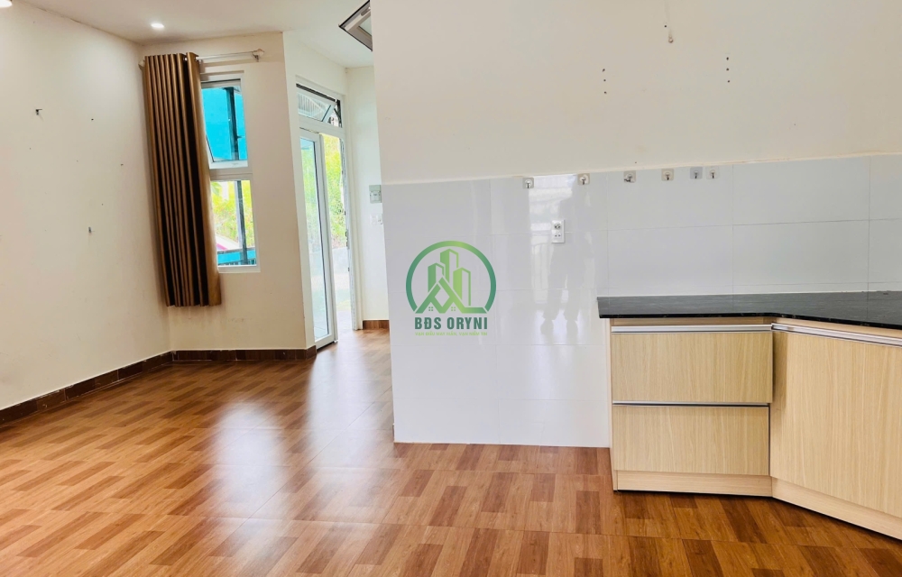 CẦN BÁN NHÀ MẶT TIỀN ĐƯỜNG NHỰA NGUYỄN HOÀNG- P7- ĐÀ LẠT