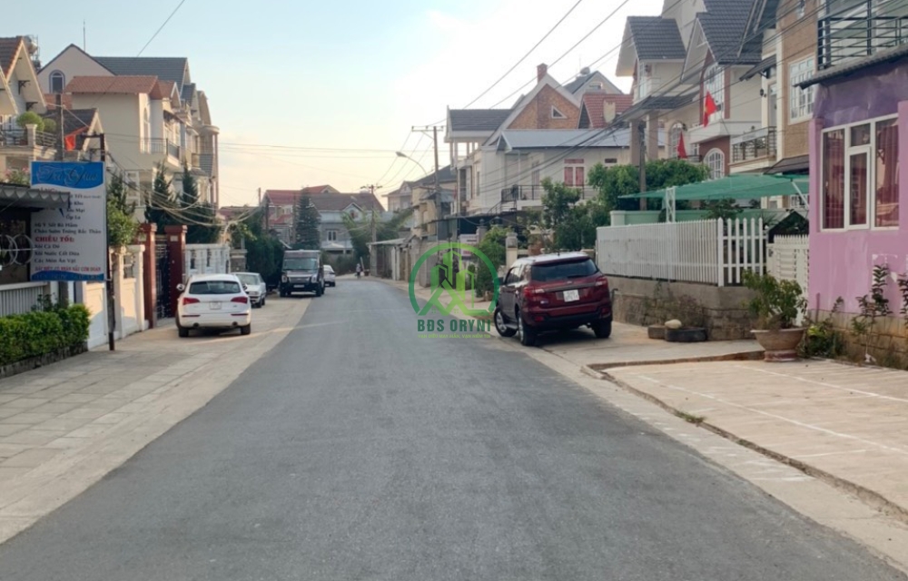  CẦN BÁN GẤP LÔ ĐẤT 2 MẶT TIỀN ĐƯỜNG LÝ NAM ĐẾ- P8- ĐÀ LẠT