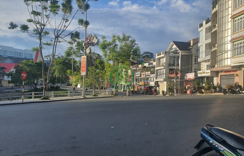 CẦN BÁN ĐẤT MẶT TIỀN ĐƯỜNG HOÀNG VĂN THỤ - P4 - ĐÀ LẠT