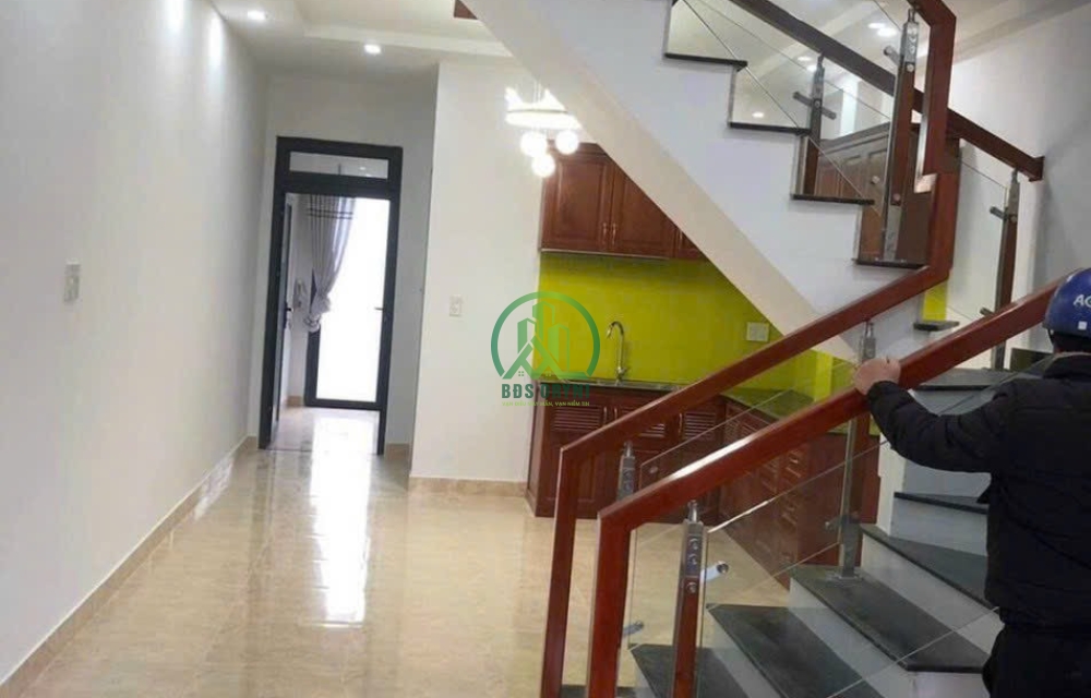 CẦN BÁN CĂN NHÀ 4 PHÒNG NGỦ ĐƯỜNG Ô TÔ HẺM MÊ LINH, PHƯỜNG 9, ĐÀ LẠT