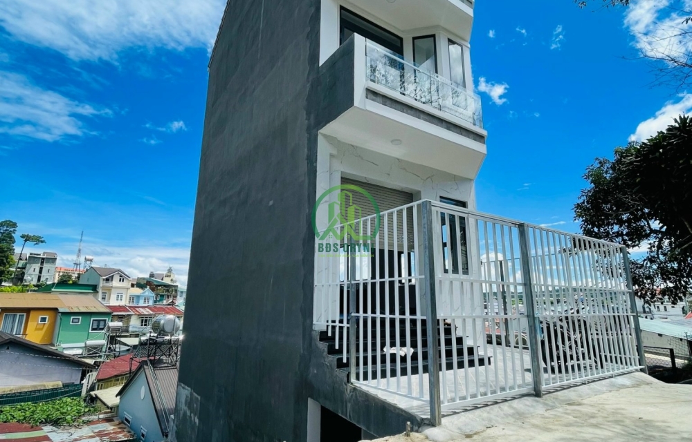 CẦN BÁN LÔ ĐẤT HẺM Ô TÔ ĐƯỜNG NGÔ QUYỀN- P6 - ĐÀ LẠT.
