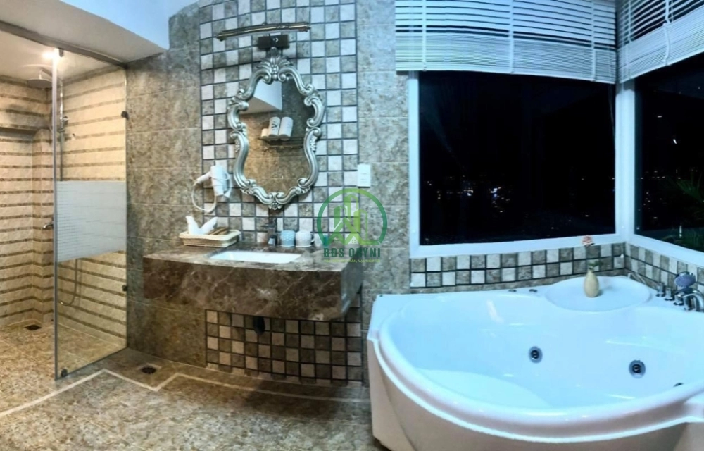 CẦN BÁN KHÁCH SẠN MẶT TIỀN ĐƯỜNG NAM KỲ KHỞI NGHĨA- P1- ĐÀ LẠT