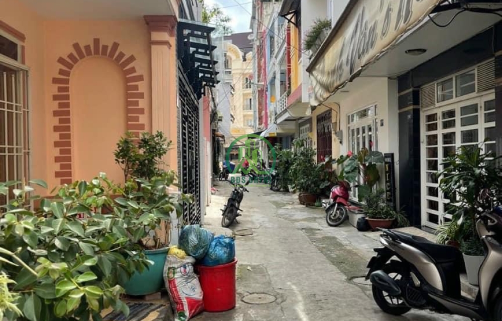 NHÀ ĐƯỜNG HẺM BÀ TRIỆU- P4- ĐÀ LẠT 