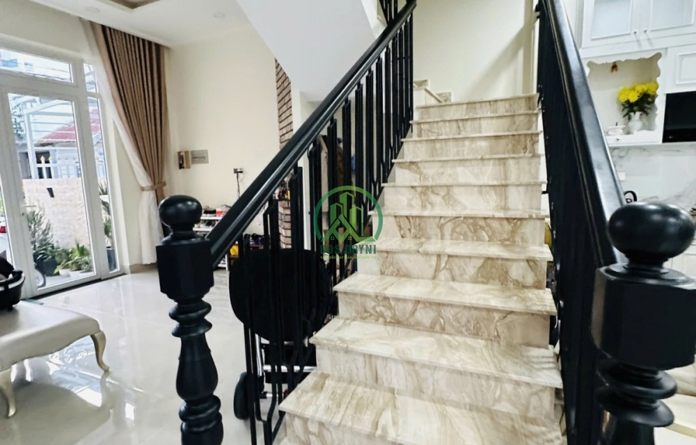 CẦN BÁN BIỆT THỰ  YERSIN - P9 - ĐÀ LẠT GIÁ 13,5 TỶ