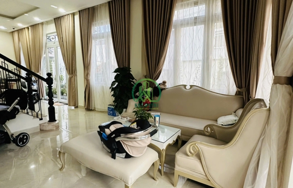 CẦN BÁN BIỆT THỰ  YERSIN - P9 - ĐÀ LẠT GIÁ 13,5 TỶ
