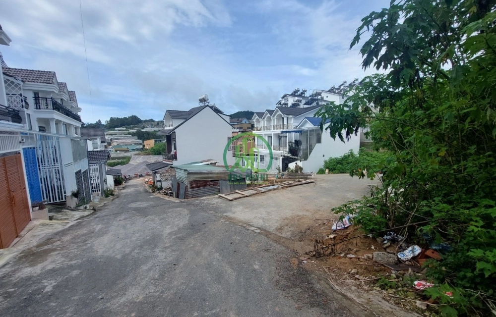 CẦN BÁN LÔ ĐẤT ĐẸP 3 MẶT TIỀN ĐƯỜNG CHÍNH NGUYỄN ĐÌNH QUÂN- P5- ĐÀ LẠT 