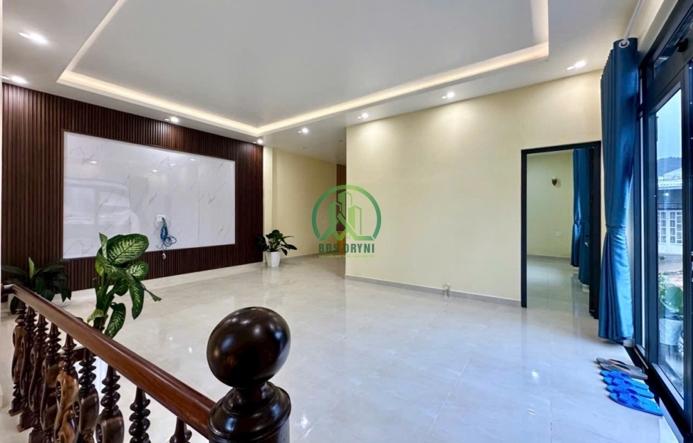 NHÀ MỚI ĐẸP MẶT TIỀN ĐƯỜNG VÀNH ĐAI AN SƠN- P4- ĐÀ LẠT 