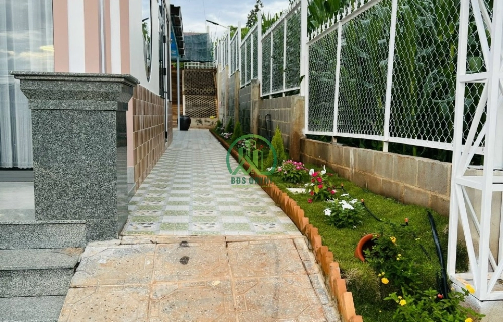 CẦN BÁN NHÀ SÂN VƯỜN NAM HÀ- LÂM HÀ 