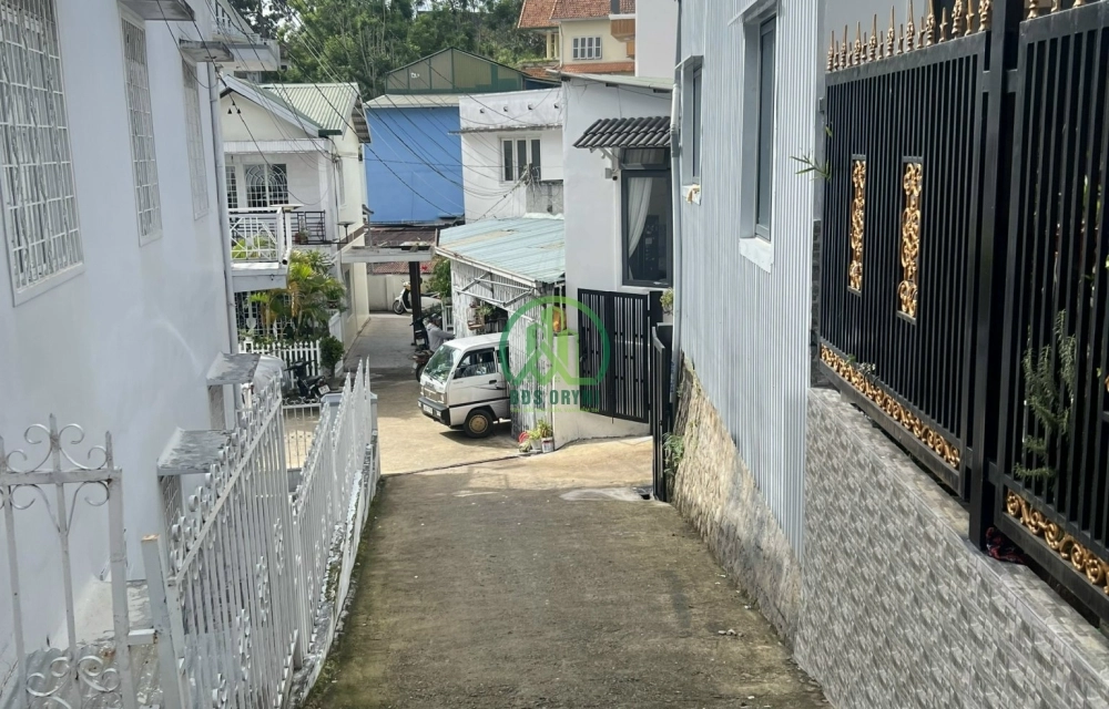 NHÀ 3 MẶT TIỀN HẺM NGAY TRUNG TÂM- P4- ĐÀ LẠT