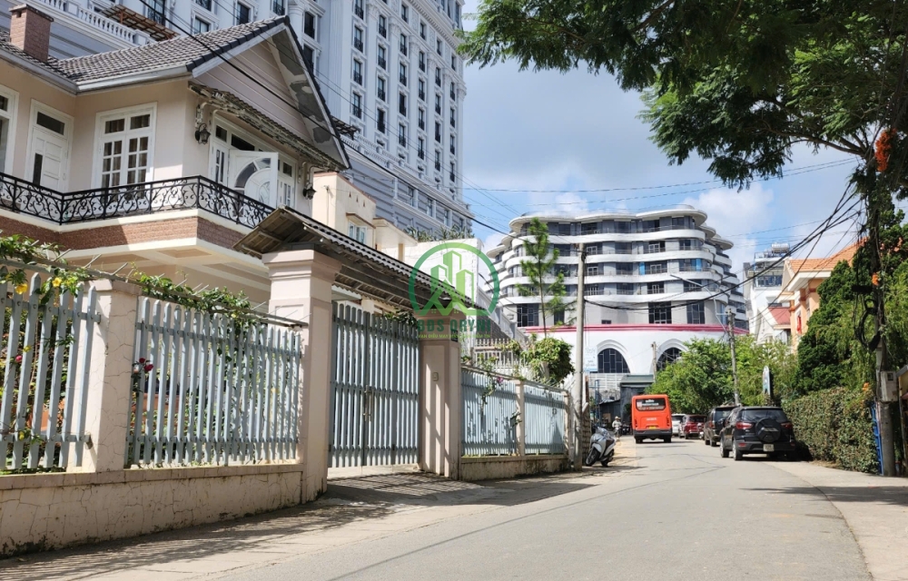 CẦN BÁN NHÀ MẶT TIỀN ĐƯỜNG PHẠM HỒNG THÁI- P10- ĐÀ LẠT