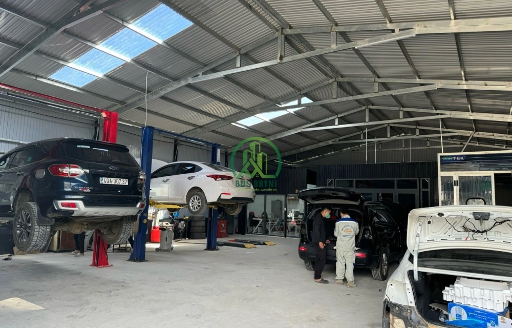 CẦN SANG LẠI GARA XE Ô TÔ ĐƯỜNG NGUYÊN TỬ LỰC, P8, ĐÀ LẠT