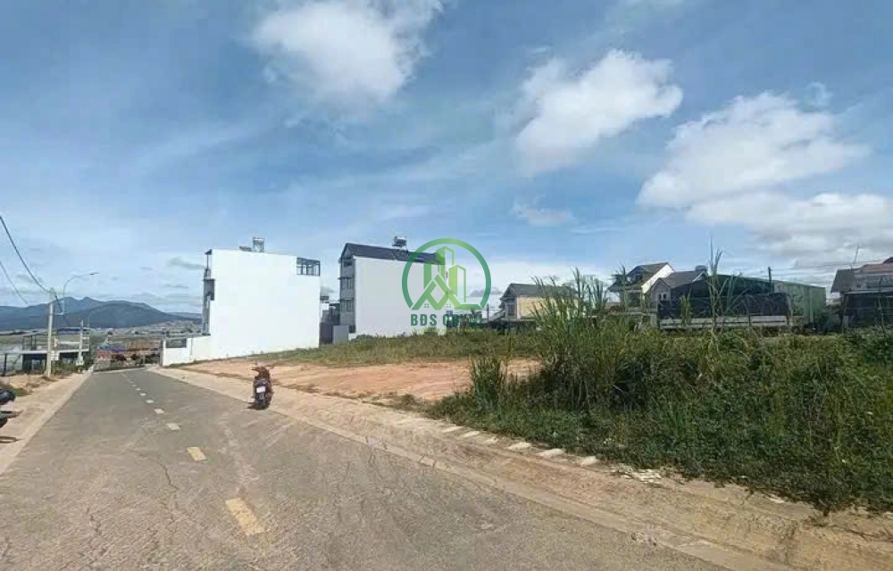 CẦN BÁN LÔ ĐẤT BIỆT THỰ XÓM LÈO HUỲNH TẤN PHÁT - P11 - ĐÀ LẠT