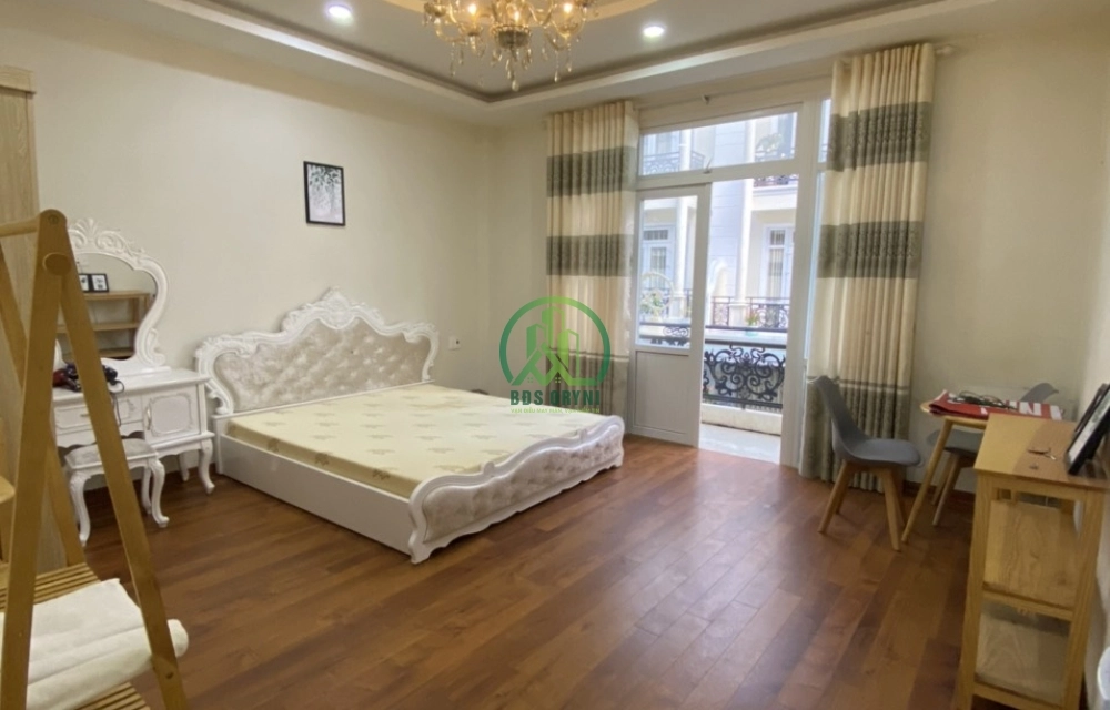 CẦN BÁN NHÀ KHU NGHĨ DƯỠNG GOLDEN HILL ĐƯỜNG NGUYỄN TRUNG TRỰC - P3 - ĐÀ LẠT