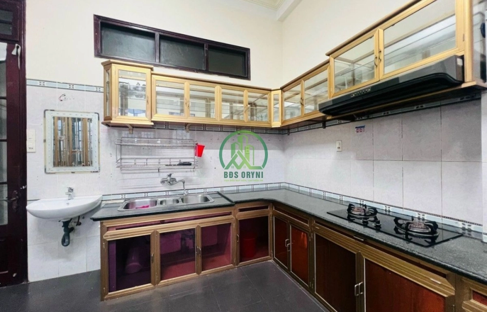 CẦN BÁN KHÁCH SẠN MẶT TIỀN ĐƯỜNG NGUYỄN CÔNG TRỨ- P8- ĐÀ LẠT