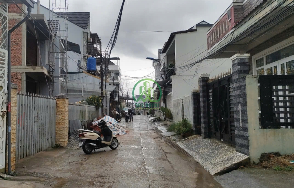 CẦN BÁN NHÀ ĐẤT ĐƯỜNG HẺM 27 LÊ HỒNG PHONG- P4- ĐÀ LẠT 