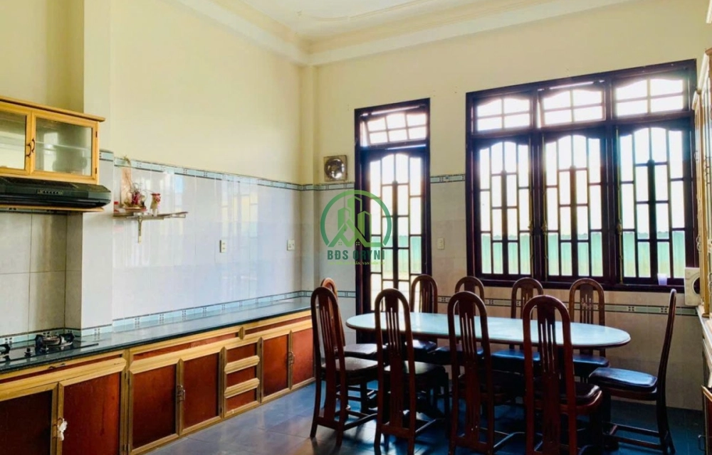 CẦN BÁN KHÁCH SẠN MẶT TIỀN ĐƯỜNG NGUYỄN CÔNG TRỨ- P8- ĐÀ LẠT