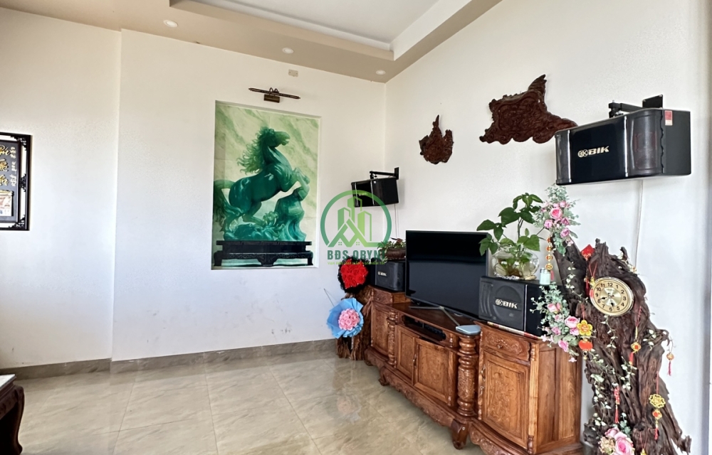 CẦN BÁN NHÀ MẶT TIỀN ĐƯỜNG VẠN HẠNH - P8 - ĐÀ LẠT