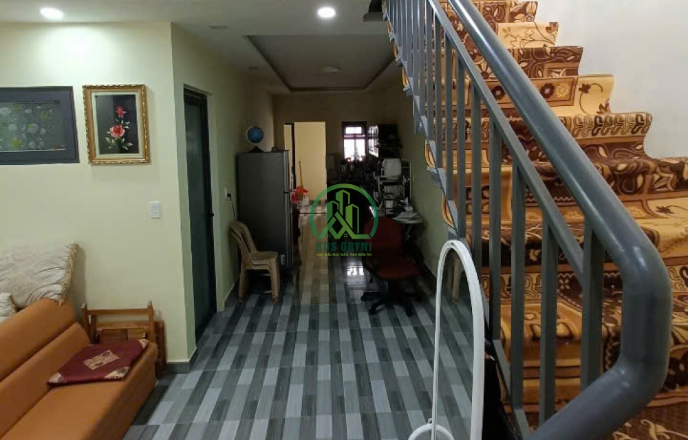 BÁN NHÀ CÓ SÂN ĐẬU Ô TÔ ĐƯỜNG LỮ GIA - P9 - ĐÀ LẠT