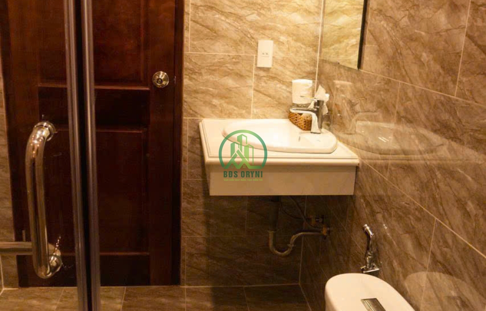 HOT HOT KHÁCH SẠN MỚI MẶT TIỀN ĐƯỜNG NGUYỄN THỊ NGHĨA- P2-ĐÀ LẠT FULL NỘI THẤT 