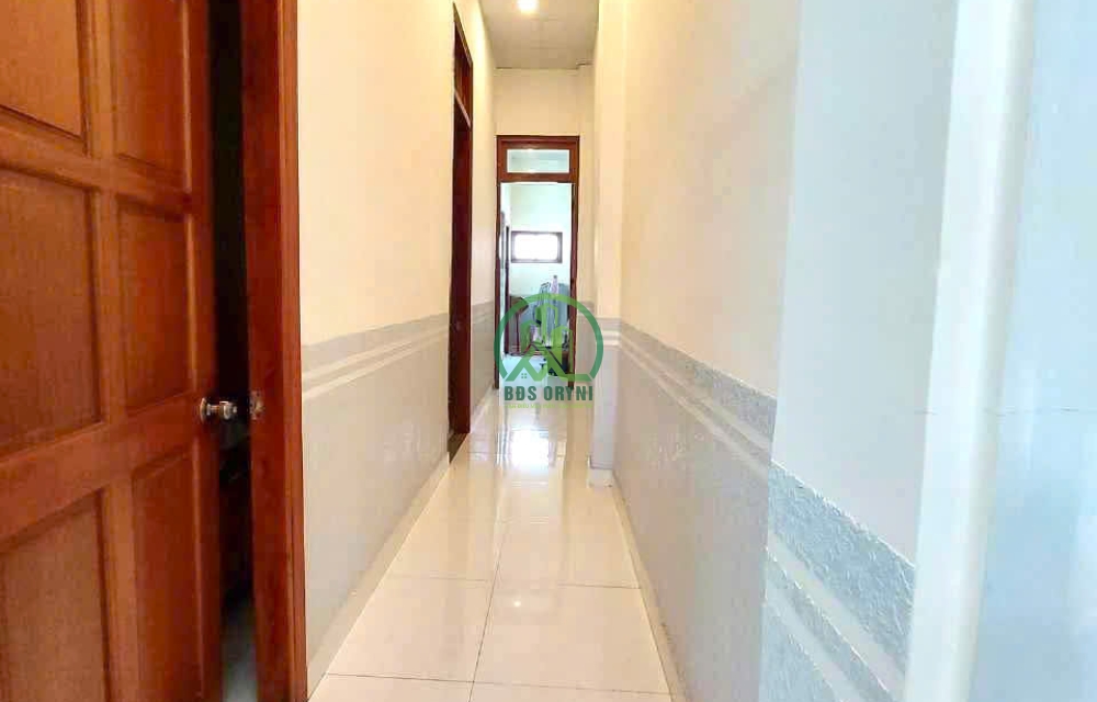 BÁN NHÀ CÓ SÂN ĐẬU Ô TÔ ĐƯỜNG LỮ GIA- P9- ĐÀ LẠT