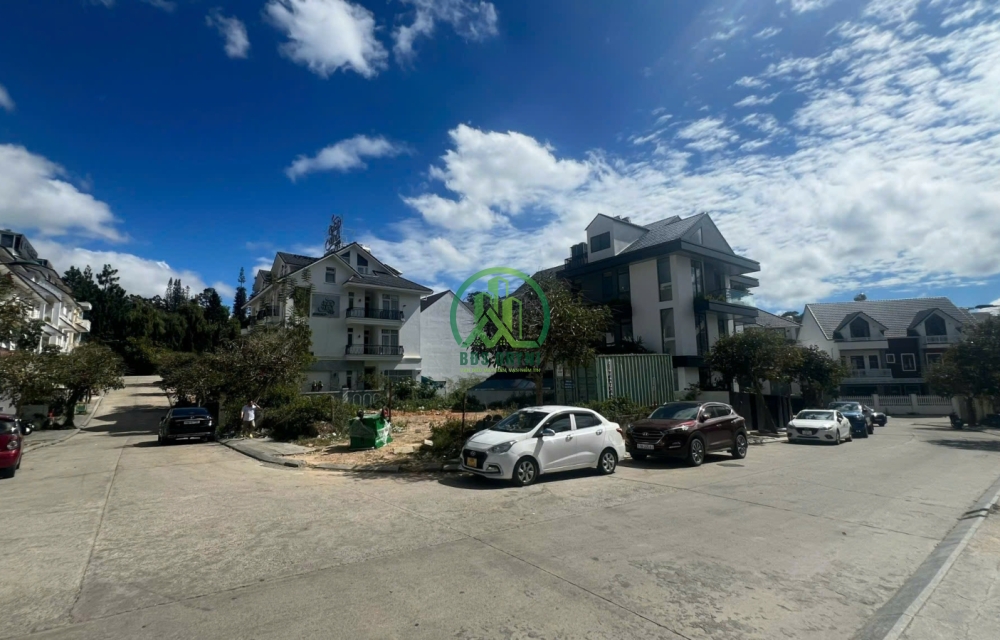 CẦN BÁN BÁN HOẶC CHO THUÊ ĐẤT KHU GOLF VALLEY - P2 - ĐÀ LẠT