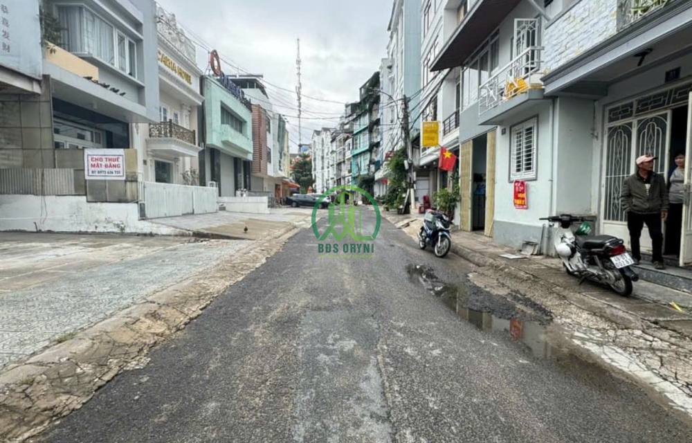CHỦ NGỘP NGÂN HÀNG BÁN GẤP NHÀ MẶT TIỀN ĐƯỜNG THỦ KHOA HUÂN - P1 - ĐÀ LẠT