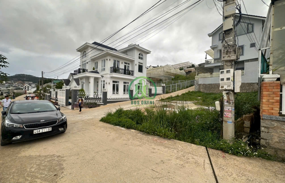 CẦN BÁN ĐẤT XÂY DỰNG 2 MẶT TIỀN NAM HỒ- PHƯỜNG 11- ĐÀ LẠT
