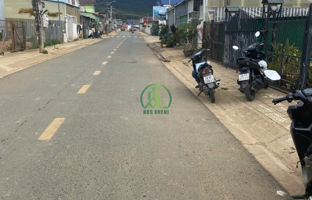 CẦN BÁN GẤP NHÀ ĐẤT MẶT TIỀN ĐƯỜNG THỐNG NHẤT - LẠC DƯƠNG