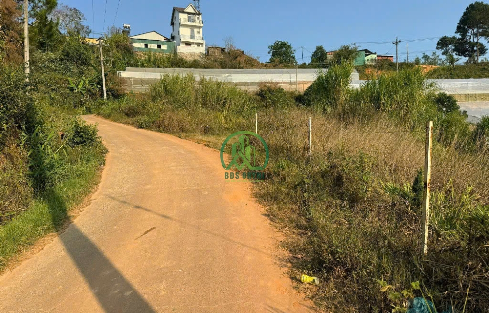 CẦN BÁN NHANH LÔ ĐẤT 817 M2  XUÂN THỌ - ĐÀ LẠT.