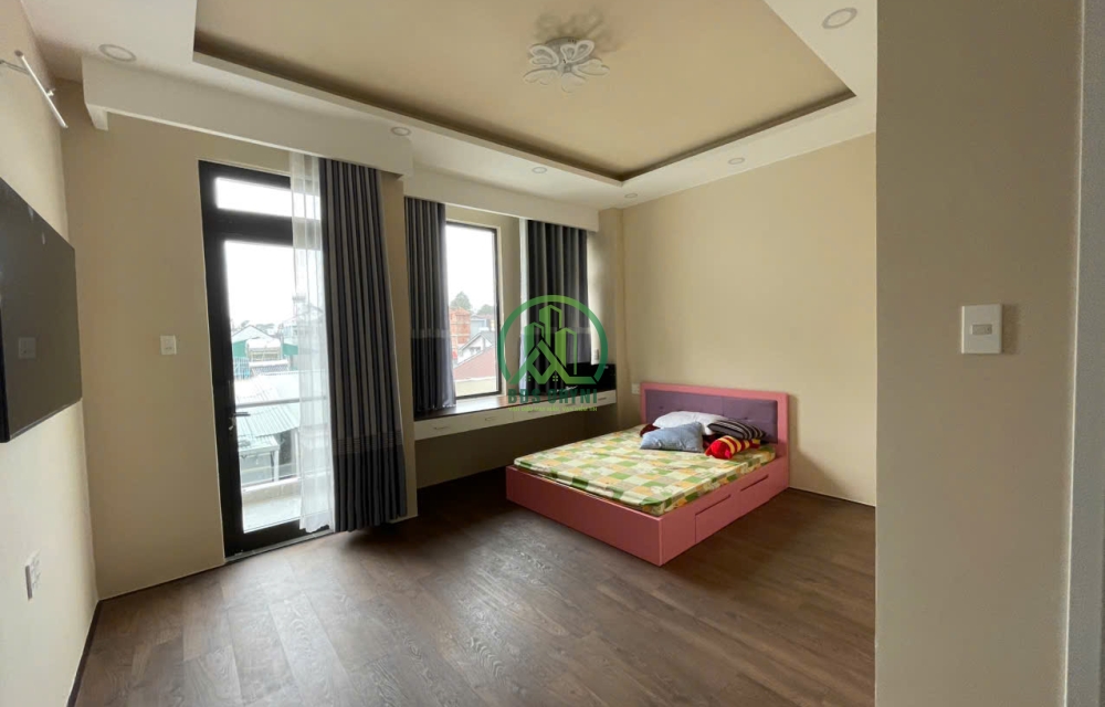 BÁN NHÀ ĐƯỜNG HẺM NGUYỄN CÔNG TRỨ - P8 - ĐÀ LẠT