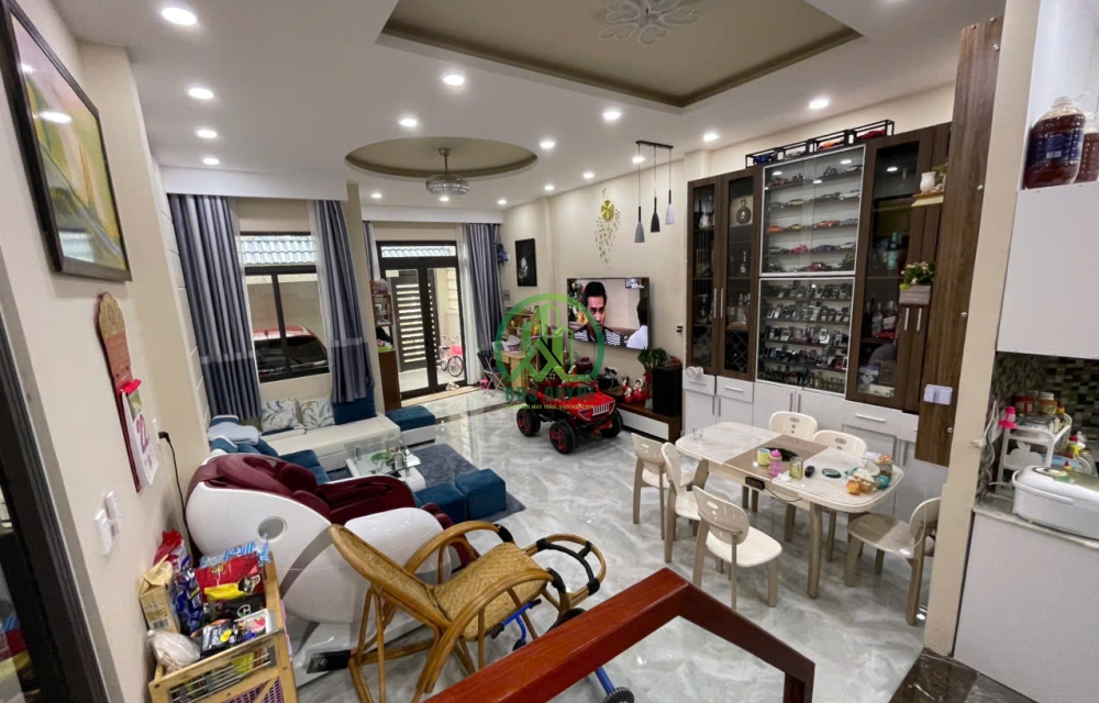 BÁN NHÀ ĐƯỜNG HẺM NGUYỄN CÔNG TRỨ - P8 - ĐÀ LẠT