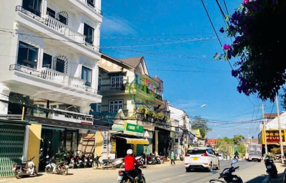 CẦN BÁN ĐẤT TẶNG NHÀ MẶT TIỀN ĐƯỜNG NGÔ QUYỀN - P6 - ĐÀ LẠT 