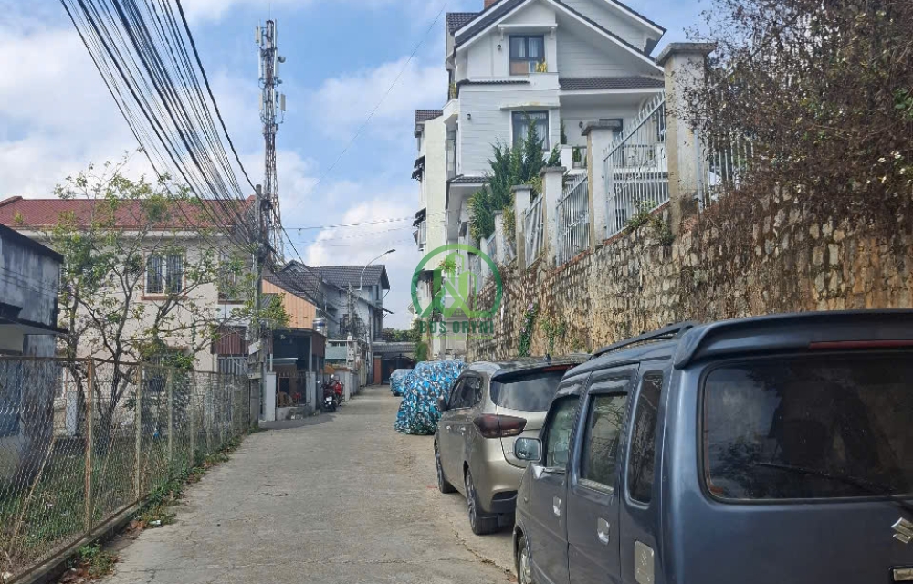 CẦN BÁN NHÀ ĐẤT VIEW CỰC ĐỈNH LÊ VĂN TÁM- P10- ĐÀ LẠT