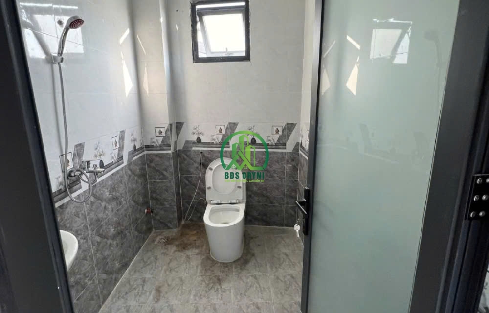 BÁN NHÀ MỚI ĐẸP HẺM XE MÁY ĐƯỜNG NGÔ THÌ NHẬM - P4 - ĐÀ LẠT