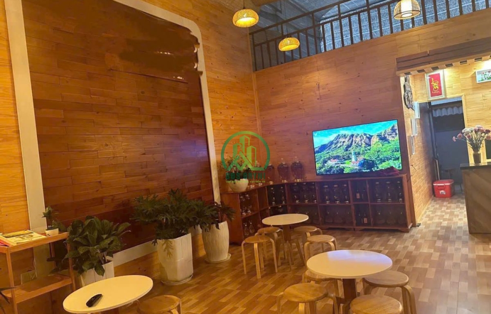CẦN BÁN QUÁN CÀ PHÊ VỊ TRÍ ĐẮC ĐỊA TẠI ĐƯỜNG VẠN THÀNH - P5 - ĐÀ LẠT