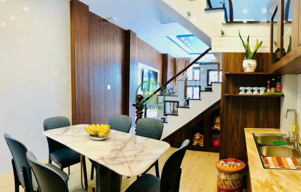 CẦN BÁN HOẶC CHO THUÊ NHÀ LIÊN KẾ SÂN VƯỜN MỚI TOANH NỘI THẤT CAO CẤP MẶT TIỀN ĐƯỜNG CỔ LOA - PHƯỜNG 2 - ĐÀ LẠT (VIEW TUYỆT ĐẸP)