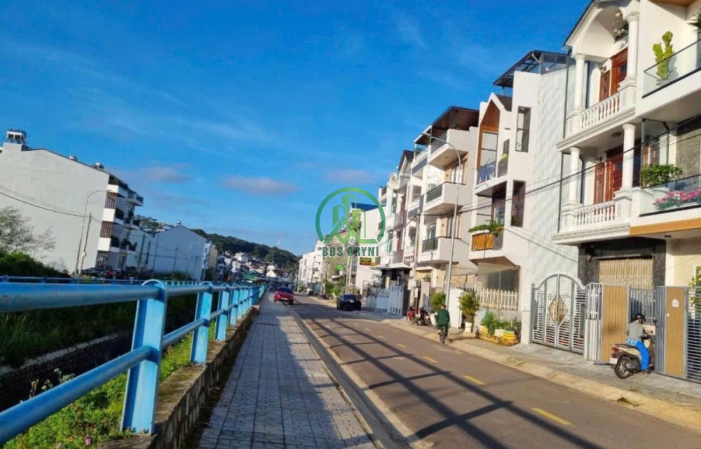 CẦN BÁN NHÀ XÂY PHẦN THÔ KQH PHẠM HỒNG THÁI - P10 - ĐÀ LẠT