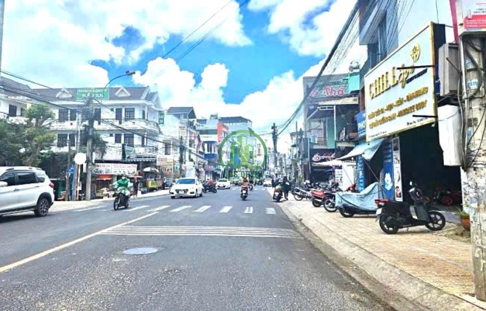 CẦN BÁN NHÀ ĐẤT 2 MẶT TIỀN ĐƯỜNG NGUYỄN CÔNG TRỨ - P8 - ĐÀ LẠT
