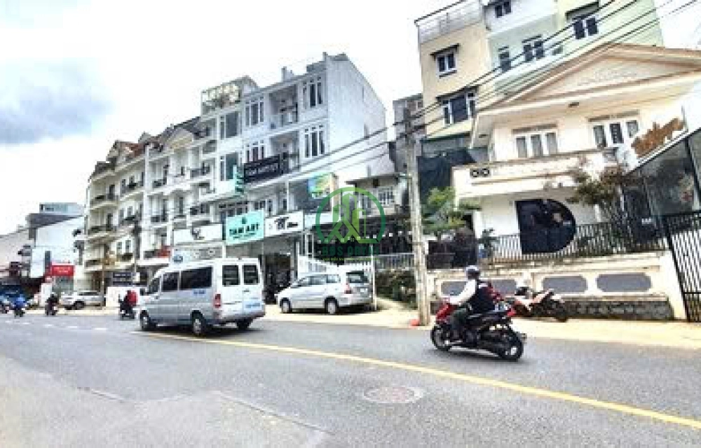 CẦN BÁN NHÀ ĐẤT 2 MẶT TIỀN ĐƯỜNG NGUYỄN CÔNG TRỨ - P8 - ĐÀ LẠT