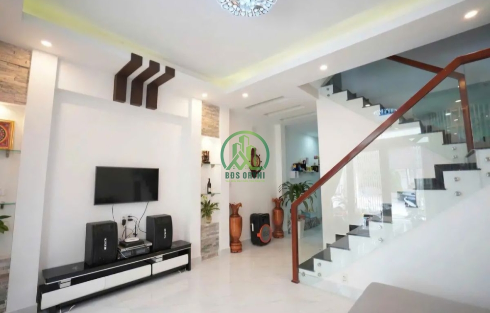 BÁN NHÀ MẶT TIỀN CỔ LOA ,P2,ĐÀ LẠT 